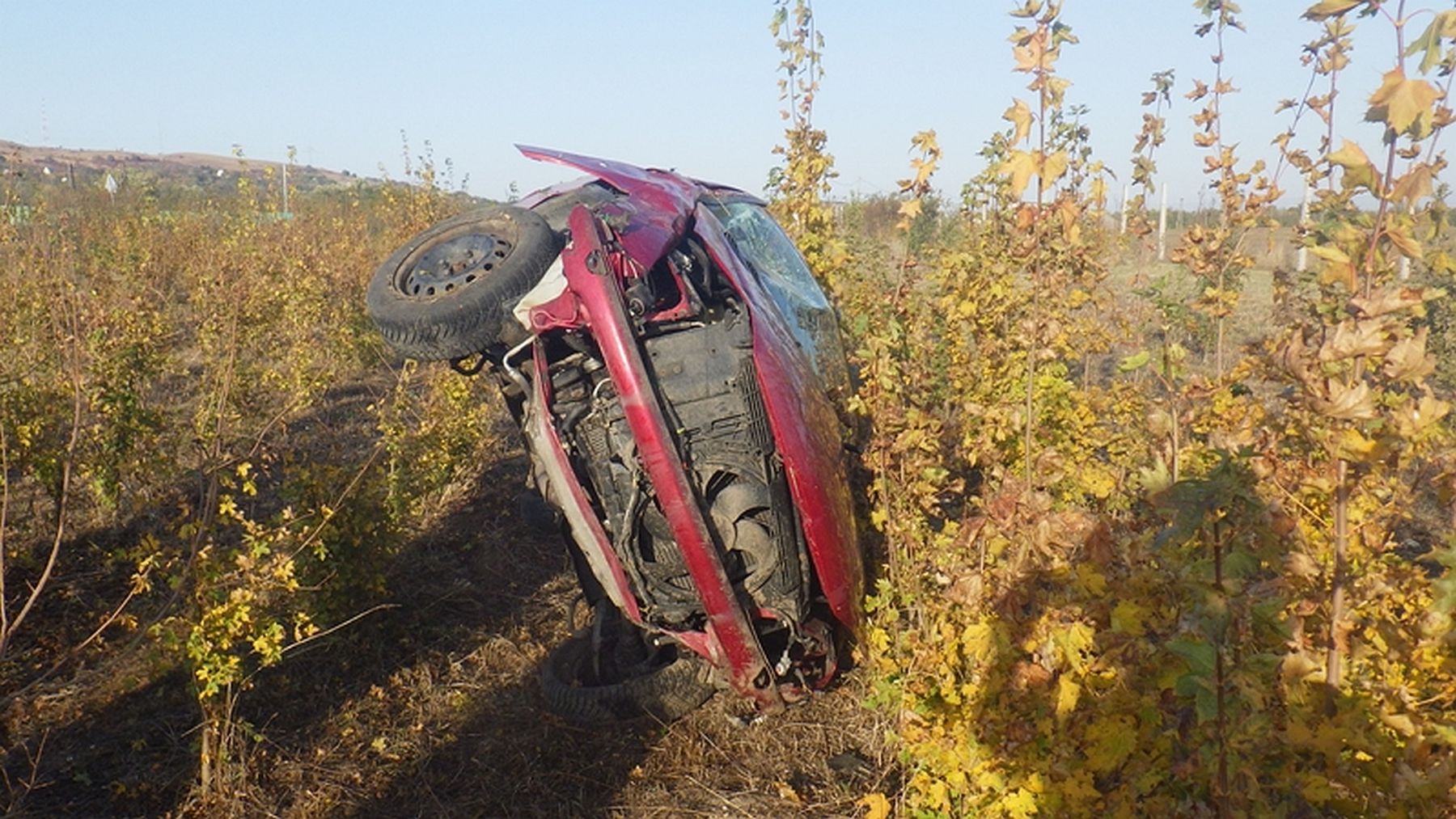 Lerepült a 8-as számú főútról egy autó Csórnál
